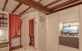 Sitornino Apartment
